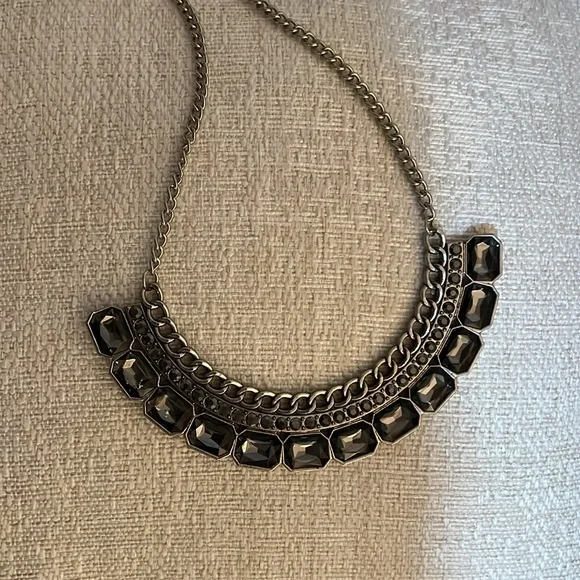 Beautiful short necklace - Picture 4 of 5